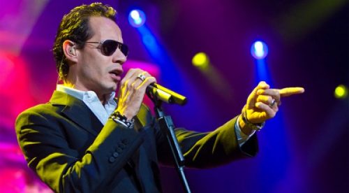 Marc Anthony se acerca a Dayanara Torres