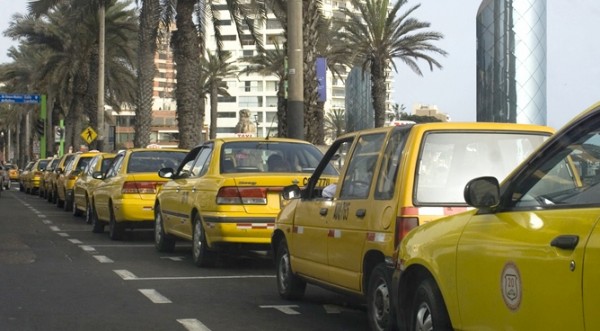 Estudian norma para limitar la cantidad de taxis en Lima