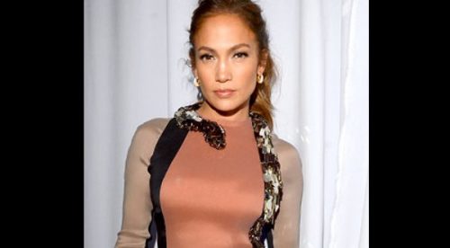 ¿Se dieron cuenta? J.Lo lució una serpiente en el cuello