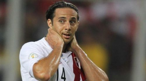 Claudio Pizarro viajó de emergencia a Alemania