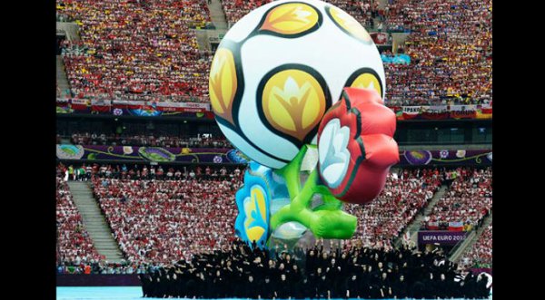 Eurocopa 2012: ¡Mira las fotos y el video de la inauguración!