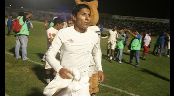 Raúl Ruidiaz realizó su entrenamiento con Universitario