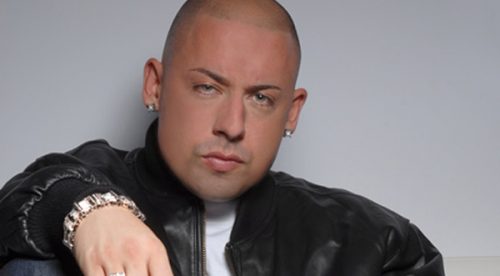 Cosculluela presenta su nueva mascota- VIDEO