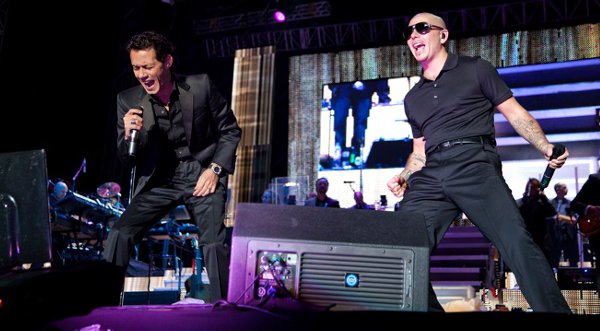 Marc Anthony encendió el escenario junto a Pitbull en Ecuador