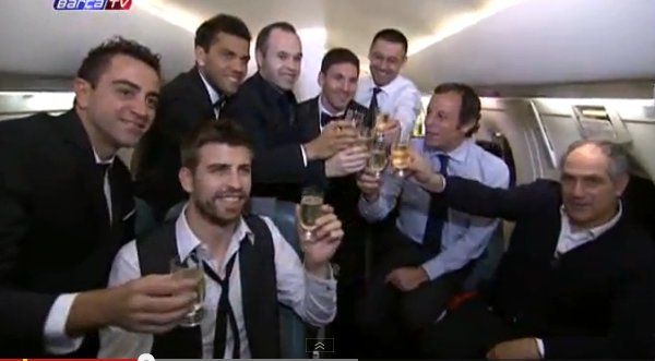 Video: Lionel Messi celebra con sus compañeros del Barcelona