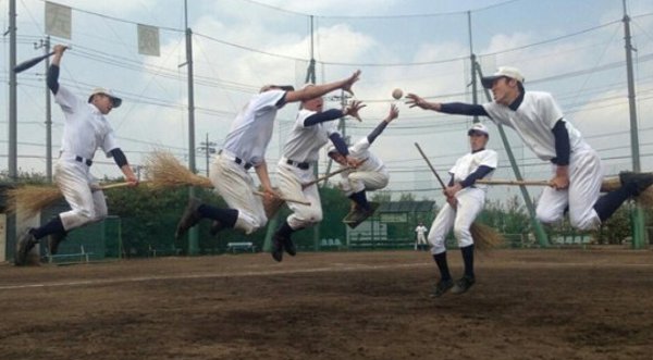 Fotos: Japoneses fanáticos de Harry Potter se toman fotos jugando Quidditch