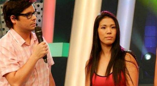 Video: ¡Ups! La China Fabianne  confunde el nombre del Papa en Combate