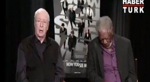 Video: ¡Que roche! Morgan Freeman se quedó dormido en plena entrevista