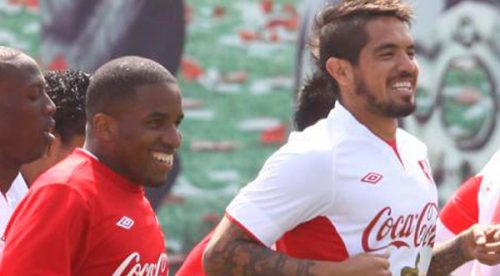 Video: Farfán pone al centro al ‘Loco’ Vargas con broma sobre Tilsa