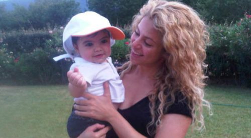 SHAKIRA SE LUCE CON SU BEBÉ