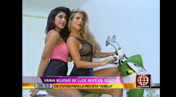 VIDEO: SENSUAL SESIÓN DE FOTOS DE ALEJANDRA BAIGORRIA Y VANIA BLUDAU