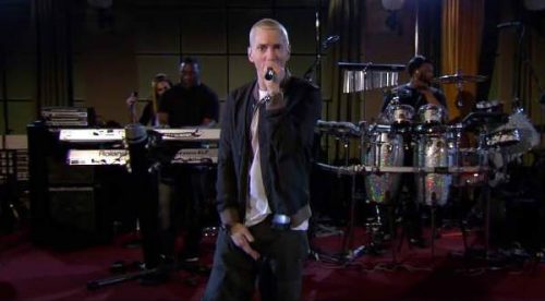 Video: Eminem publica video dónde pide disculpas a su mamá