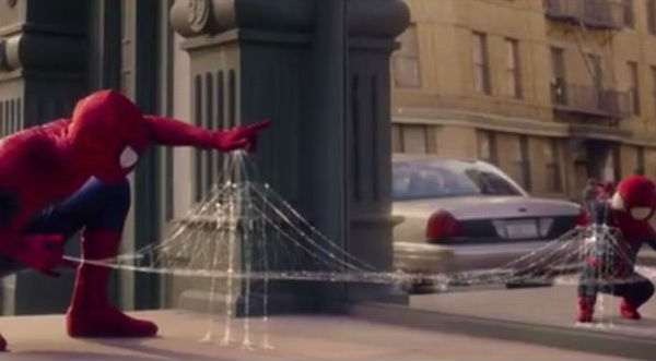 ¡Divertido! Mira el viral de Spiderman y su  ‘clon’ bebé