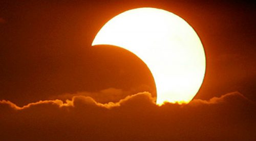 Este 15 de abril podrás observar un eclipse lunar