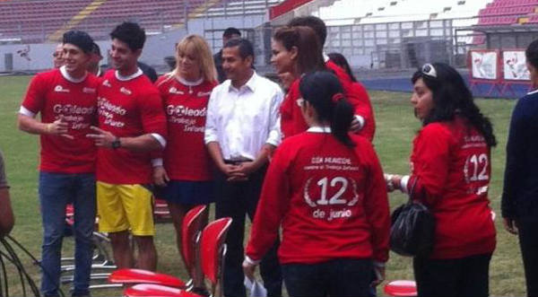 Fotos: Combatientes y Guerreros juntos a Ollanta Humala y su esposa