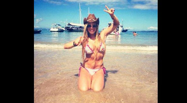 Alejandra Baigorria luce su infartante figura en playas de Brasil