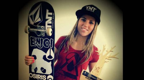 Mira a la skater más sexy del planeta: Leticia Bufoni – VIDEO