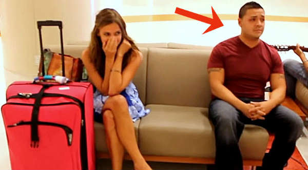 Mira la romántica sorpresa con la que recibió un chico a su novia en el aeropuerto – VIDEO