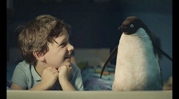 Conmovedora publicidad de un niño y su pingüino se vuelve viral en las redes – VIDEO