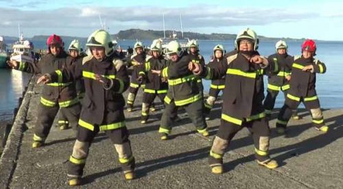 Mira el viral de los bomberos bailando al ritmo de ‘Nene malo’ – VIDEO