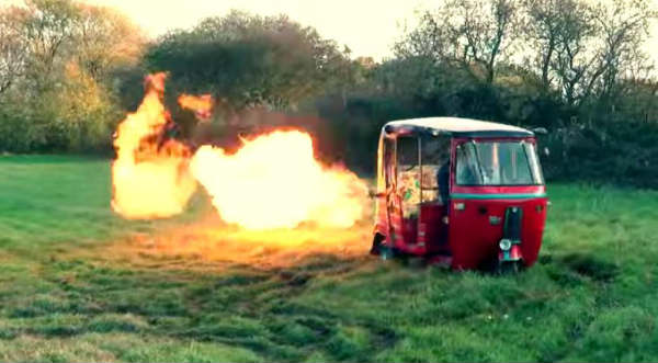 ¡Impresionante! Checa la ‘mototaxi’ más extrema del mundo – VIDEO