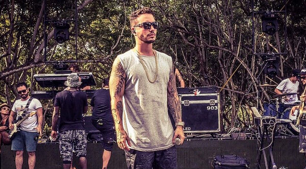 J Balvin compartió divertida foto junto a un mono- VIDEO