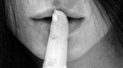 5 situaciones en las que debes de mantener tu ‘boca cerrada’ científicamente comprobado