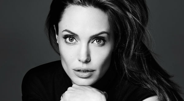 ¡Qué sexy! Checa las fotos de Angelina Jolie cuando tenía 16 años