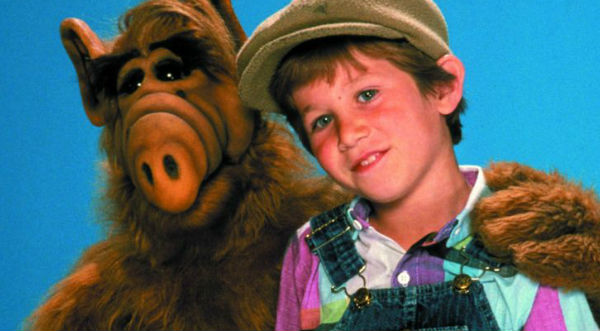 Mira cómo luce hoy Brian Tanner, el fiel amigo de ‘Alf’ – FOTOS