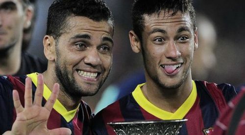 Checa a Neymar y Dani Alves cantando al ritmo de ‘El Perdón’