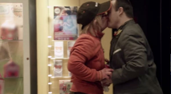 ¡Esto es amor! Pareja con síndrome de Down protagoniza emotiva pedida de mano – VIDEO