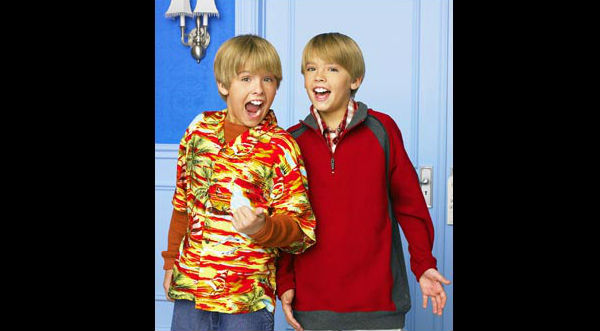 ¡Cuánto han crecido! Mira cómo lucen ahora los gemelos de ‘Zack y Cody’ – FOTOS