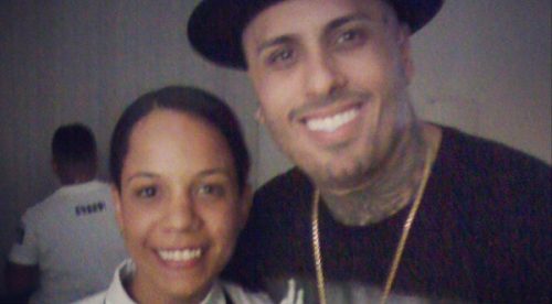 Checa cómo Nicky Jam le muestra su cariño a esta camarera – VIDEO