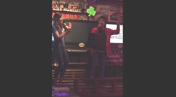 ¡Tiene su ritmo! Daniel Radcliffe se puso a rapear en karaoke – VIDEO