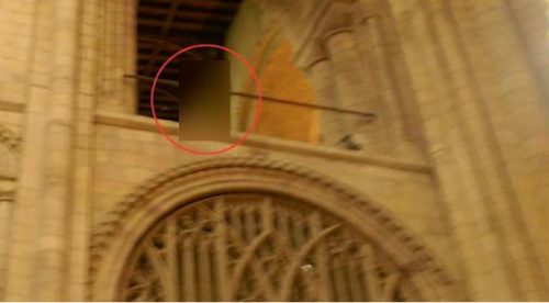 ¡Espeluznante! Fotografiaron a un supuesto obispo fantasma en catedral – FOTO