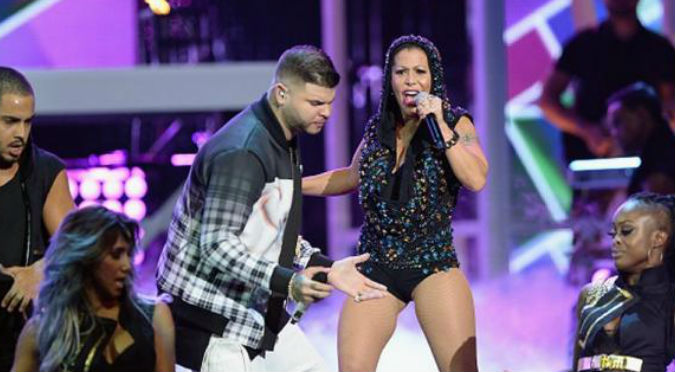 Revive la maravillosa presentación de Farruko y Alejandra Guzmán- VIDEO