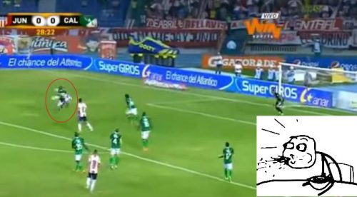 ¡Increíble! Colombiano anota golazo de chalaca – VIDEO