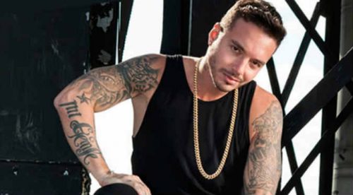 ¡OMG! J Balvin se desnuda para una revista -FOTO