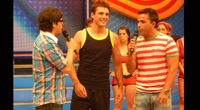 ¡Ya es de ‘Combate’!  Nicola Porcella se puso la camiseta del equipo rojo  – VIDEO