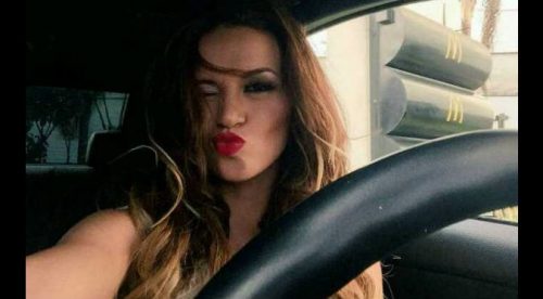 ¡Nooo! Angie Arizaga sufrió un ‘accidente’ durante un show – VIDEO