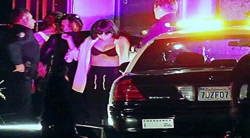 ¿WTF? ¿Selena Gomez fue arrestada en brasier?