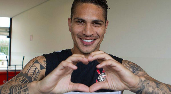 ¡Bacán! Paolo Guerrero se convirtió  en ‘Papá Noel’ para los niños de Comas – FOTOS