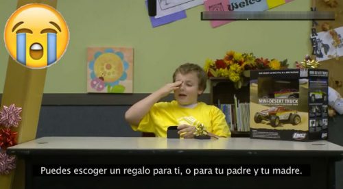 YouTube: Niños debían escoger regalos para ellos o sus padres e hicieron esto…