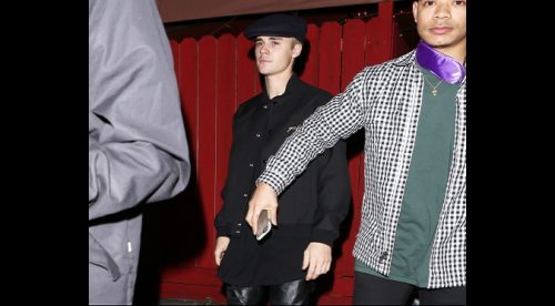 ¡Lo sabíamos! ¿Qué hacía Justin Bieber en un bar gay? – FOTOS