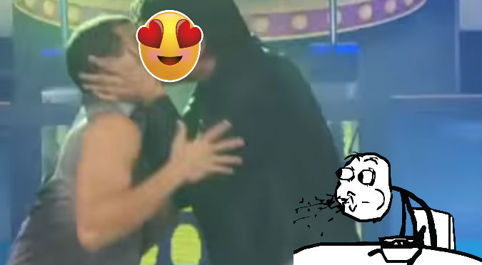 ¡No puede ser! Excombatiente le dio tremendo beso a un hombre (VIDEO)