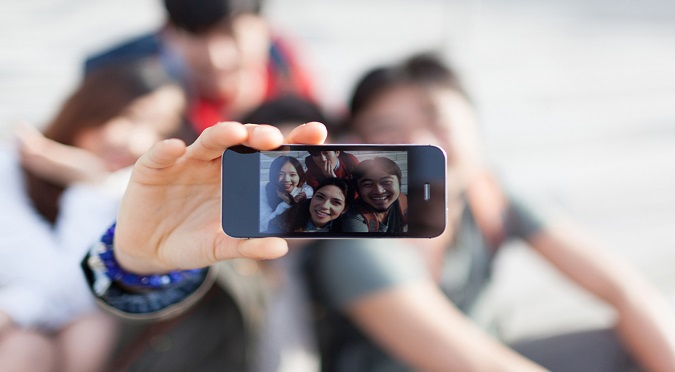 Facebook: Esto es lo que nunca debes hacer si te tomas un selfie – VIDEO