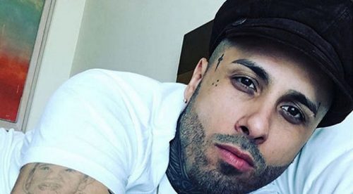 Nicky Jam: Fans lo encontraron en sex shop y esta fue su reacción