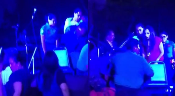 ¡Lamentable! Fallece vocalista de conocido grupo musical en pleno concierto (VIDEO)