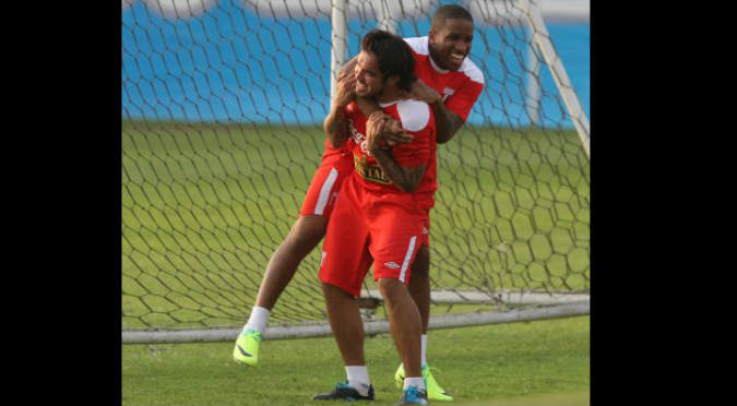 ¡Los mejores amigos! Este fue el fuerte mensaje que le envió ‘El Loco Vargas’ a Jefferson Farfán