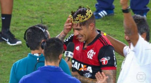 Paolo Guerrero se olvida de Alondra y disfruta así de ser el campeón (FOTOS)